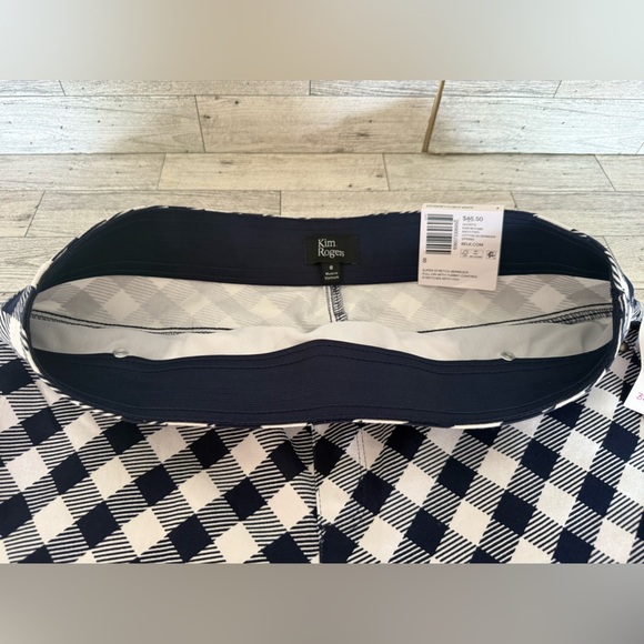 Kim Rogers size 8 navy blue & white pull on Bermuda shorts NWT - Picture 4 of 6